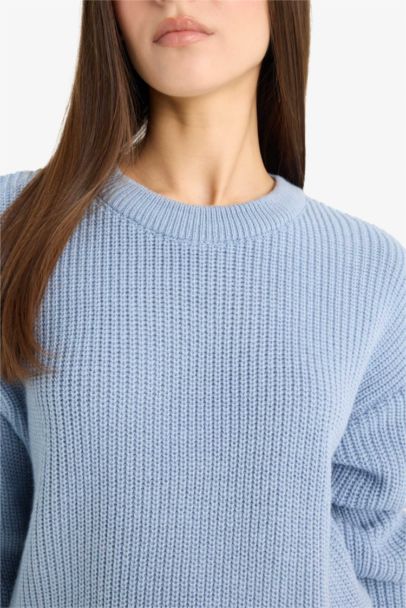 Свитер Regular Fit с круглым вырезом из ткани селаник, базовый однотонный трикотаж