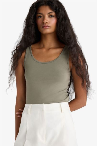 Slim Fit Basic Round Collar Sleeveless Tank Top