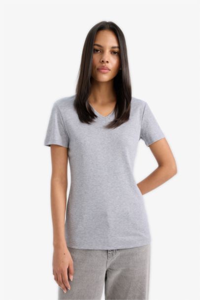 تيشيرت نص كم قطن سليم فيت برقبة V