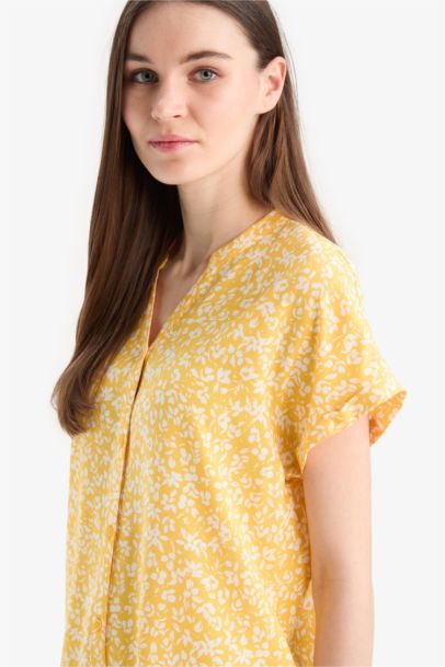 Regular Fit Crew Neck Short Sleeve Shirt