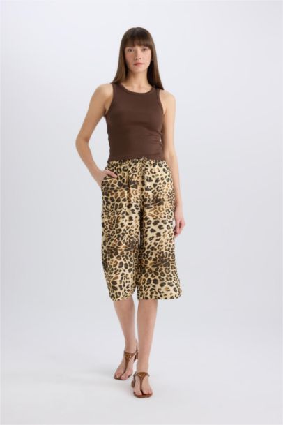 Pantacourt Capri en Viscose Taille Haute à Motif