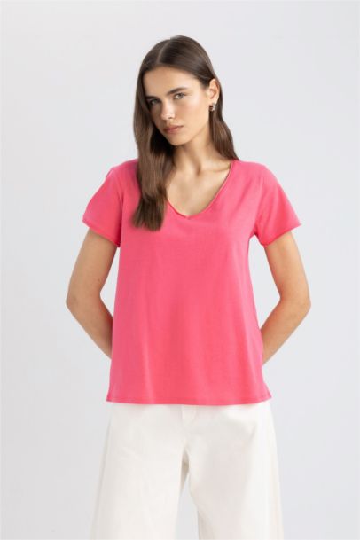 تيشيرت نص كم سامبل برقبة V وقصة عادية