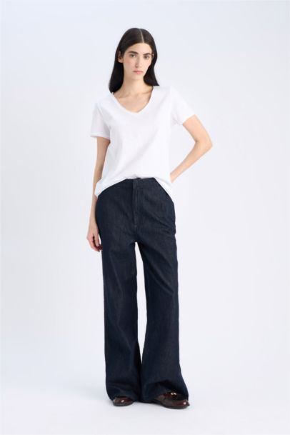 تي شيرت قطن بياقة V قصة عادية