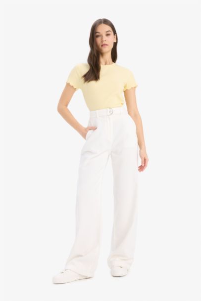 تيشيرت نص كم برقبة مستديرة