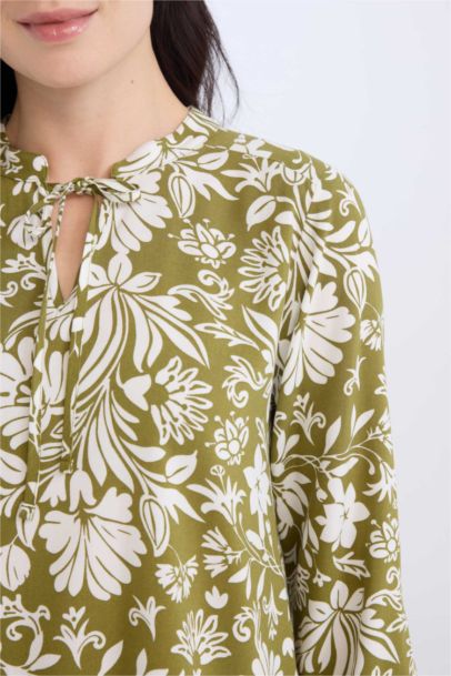 Regular Fit Crew Neck Printed Long Sleeve Blouse