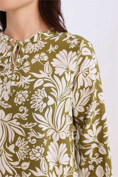 Regular Fit Crew Neck Printed Long Sleeve Blouse