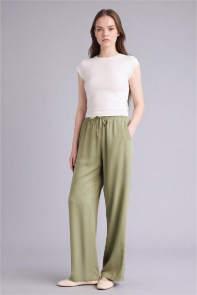 Pantalon en viscose large taille haute avec poches