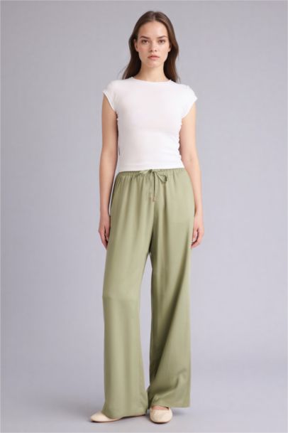 Pantalon en viscose large taille haute avec poches