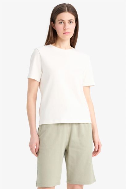 Short Bermuda à Jambe Droite coupe régulière et de Taille Régulière