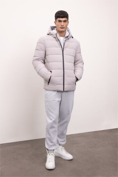 Куртка приталенного кроя с искусственным мехом