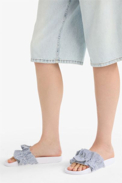 Woman Flat Sole Slipper