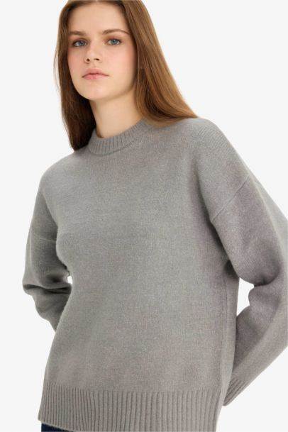 Oversize Fit Crew Neck Knit Pullover