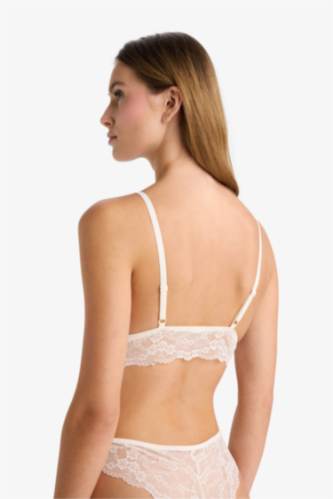 حمالة الصدر بالدانتيل ببطانة من Fall in Love