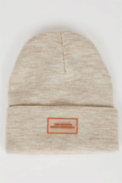 Шапка с принтом для женщин