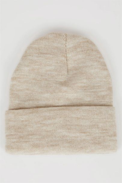 Шапка с принтом для женщин