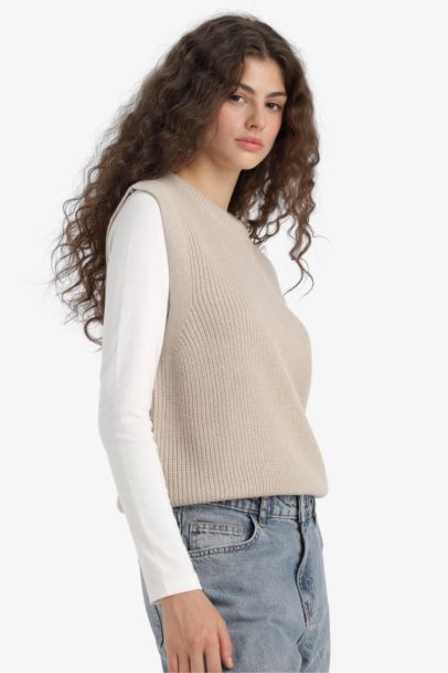Pull sans manches en tricot oversize à col rond