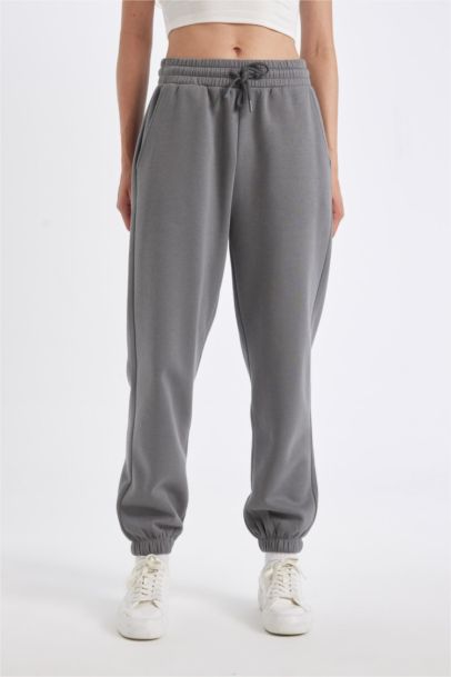 Standard Fit Elastic Waist Basic Thick Jogger Sweatpants