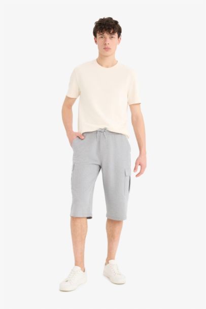 شورت طويل بيزك سادة سليم فيت بجيب كارجو