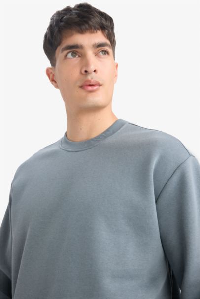 Relax Fit Crew Neck Thick Basic Sweatshirt