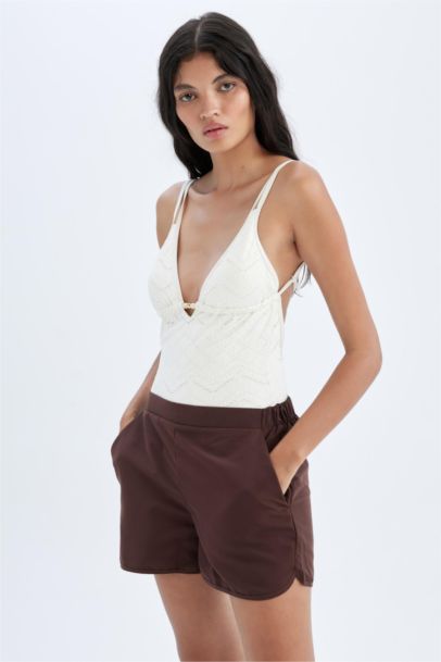 شورت بحر قصة عادية