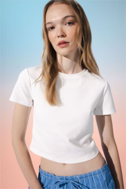 Fitted Ribbon Basic T-Shirt