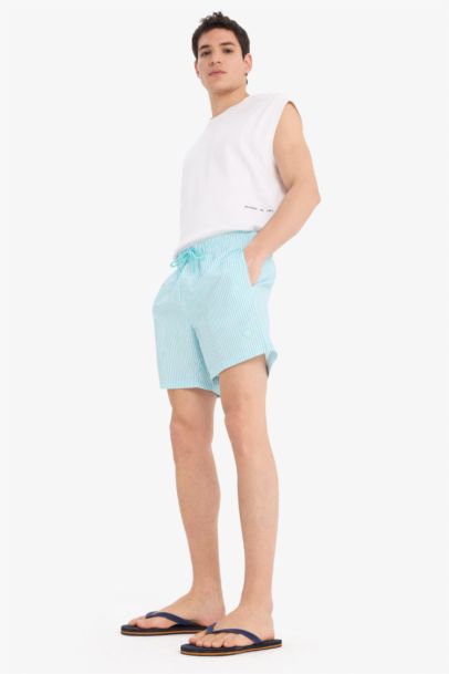 شورت بحر قصير مخطط ببطانة شبكية