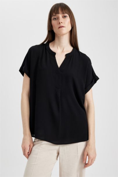 Crew Neck Regular Fit Short Sleeve Blouse