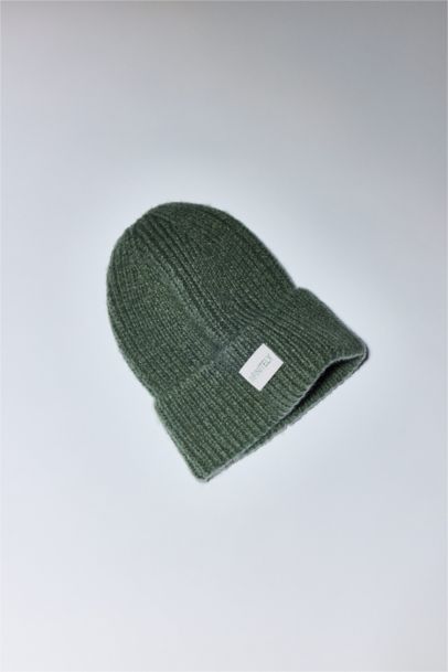 Шапка с патчем для мужчин