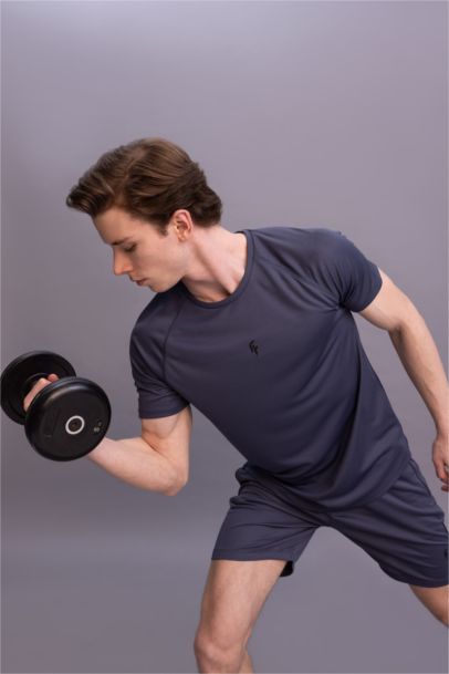 تيشيرت رياضي سليم فيت بياخة مستديرة