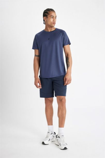 تيشيرت رياضي سليم فيت من DeFactoFit