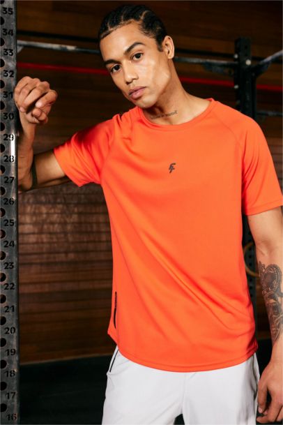 Slim Fit Dar Kesim Bisiklet Yaka Baskılı Sporcu Kısa Kollu Tişört