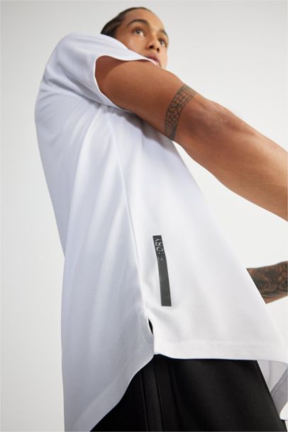 تيشيرت رياضي سليم فيت نص كم برقبة مستديرة من DeFactoFit