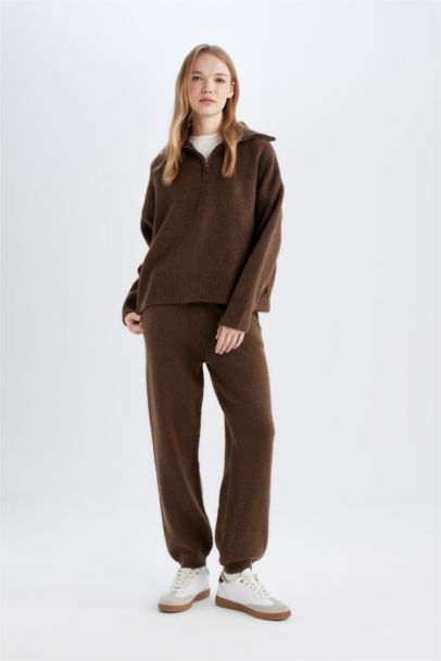 Knit Fabric Pocketed Elastic Waist Leg Jogger Pants