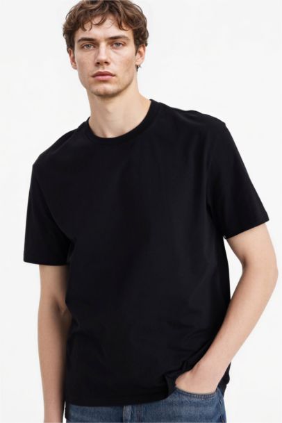 تيشيرت نص كم قصة عادية برقبة مستديرة