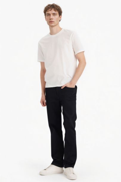 تيشيرت نص كم قصة عادية برقبة مستديرة