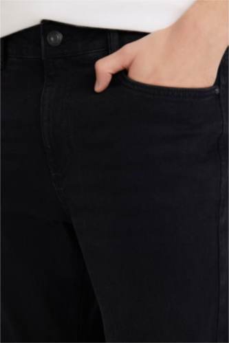 بنطرون جينز سيرجيو قصة عادية وخصر عادي