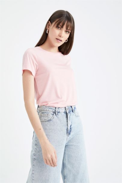 تيشيرت أساسي نص كم برقبة مستديرة قصة عادية