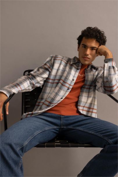 Рубашка стандартного кроя в клетку