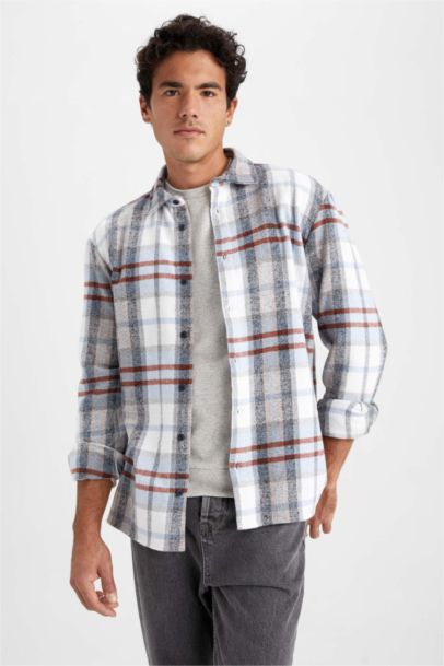 Рубашка стандартного кроя в клетку