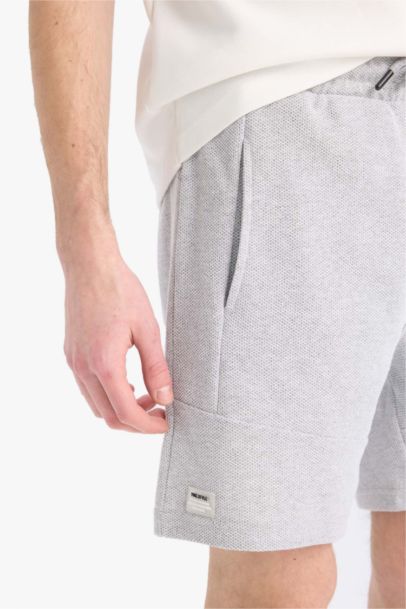 Slim Fit Dar Kesim Dar Paça Şort