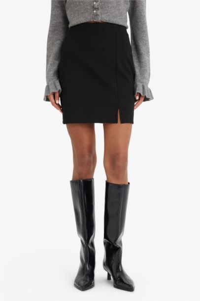 A Line Normal Waist Basic Slit Black Mini Skirt