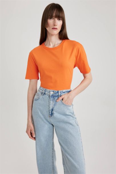 تيشيرت قطن قصة عادية برقبة مستديرة نص كم