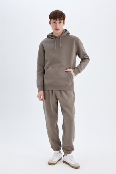 سويت شيرت بيزك قصة عادية بكابيشون وبطانة ناعمة