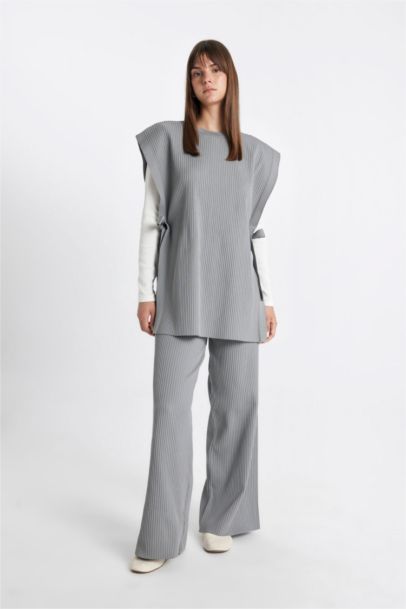 Pull sans manches basique en tricot à coupe régulière et col rond