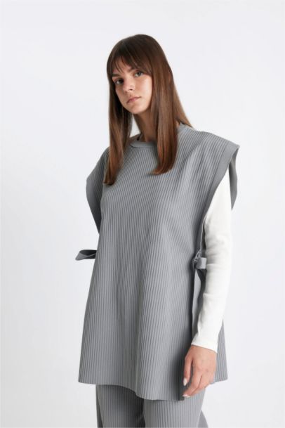 Pull sans manches basique en tricot à coupe régulière et col rond