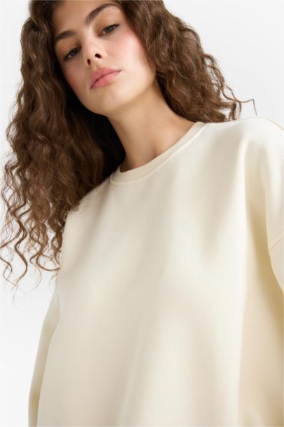 Oversize Fit Long Sleeve Sweatshirt