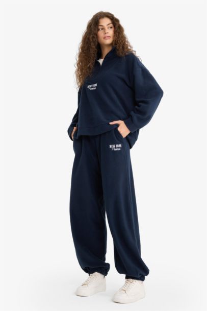 Standard Fit Tie Waist Fleece Sweatpants