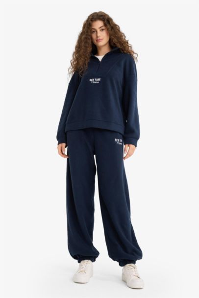 Standard Fit Tie Waist Fleece Sweatpants