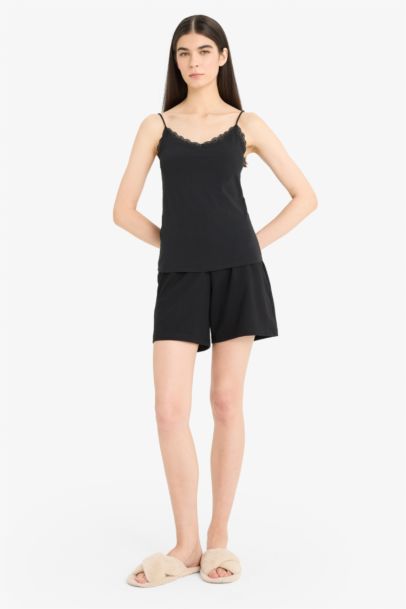 Fall in Love Lace Detailed Thin Strappy Cotton Black Undershirt