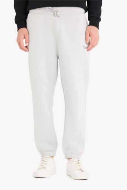 Regular Fit Zipper Pocket Printed Trousers